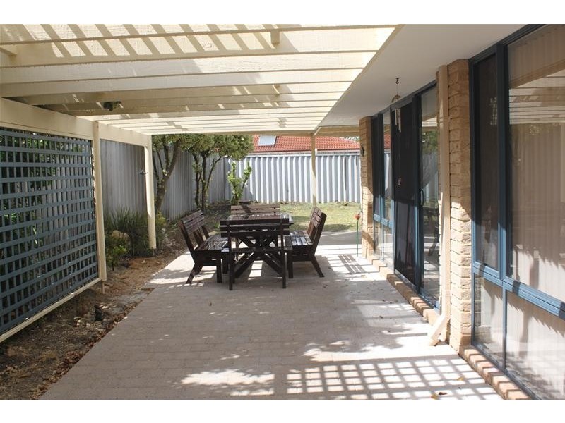 36 Golf Links Drive, Carramar WA 6031