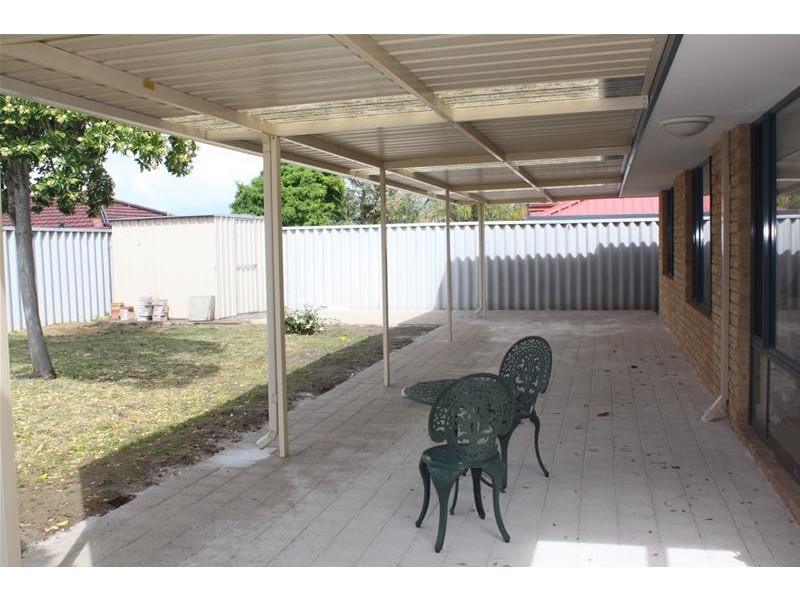 36 Golf Links Drive, Carramar WA 6031