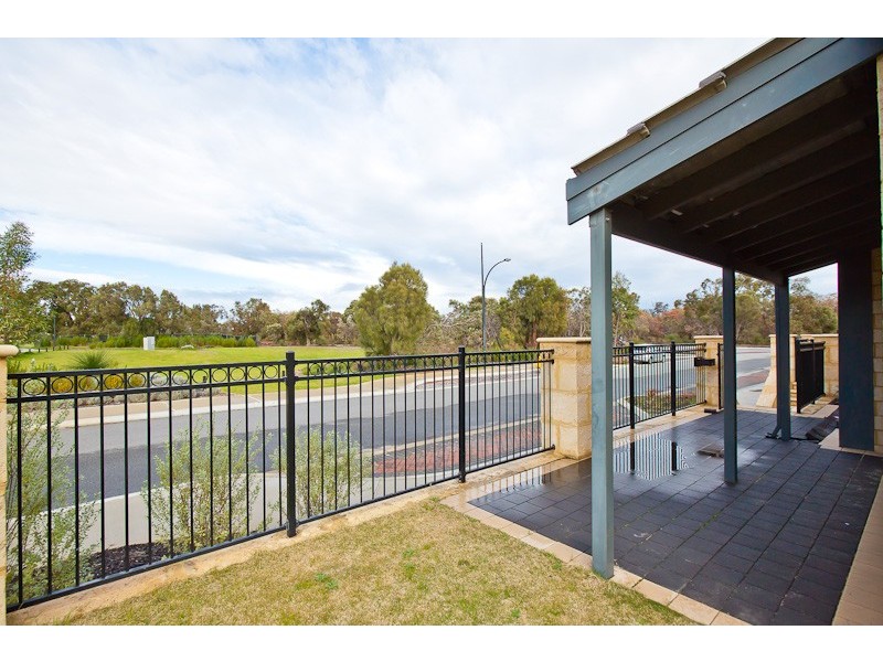 18 Harden Park Trail, Carramar WA 6031