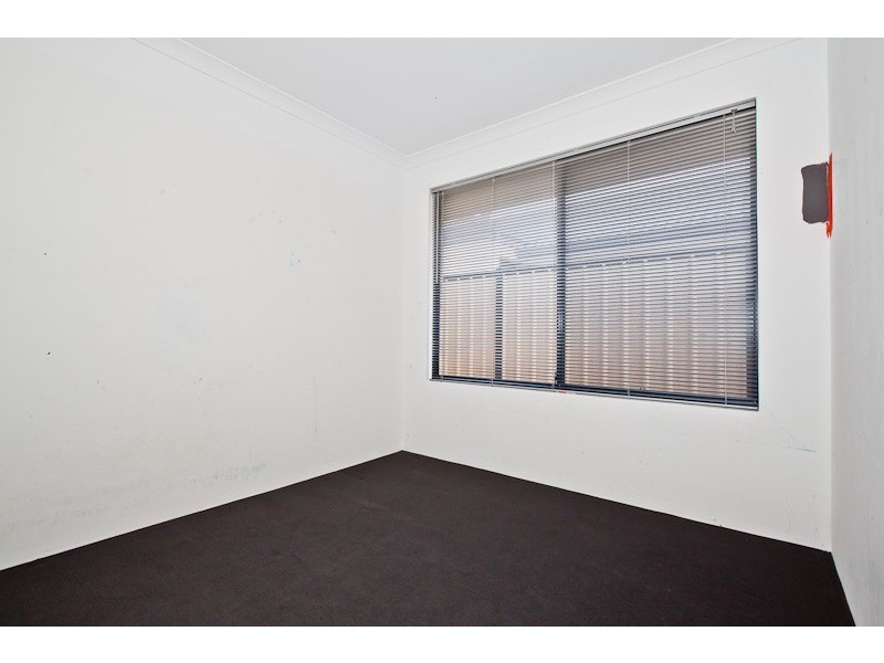 18 Harden Park Trail, Carramar WA 6031