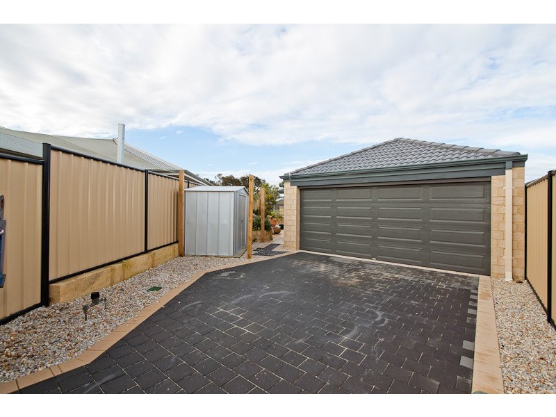 18 Harden Park Trail, Carramar WA 6031