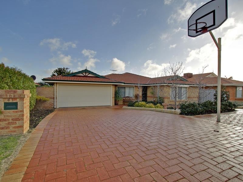 61 Ailsacraig Ramble, Kinross WA 6028