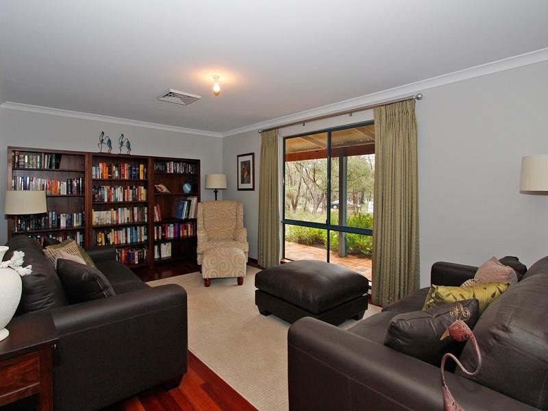 24 Red Poll Court, Lower Chittering WA 6084