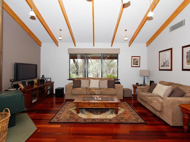 24 Red Poll Court, Lower Chittering WA 6084