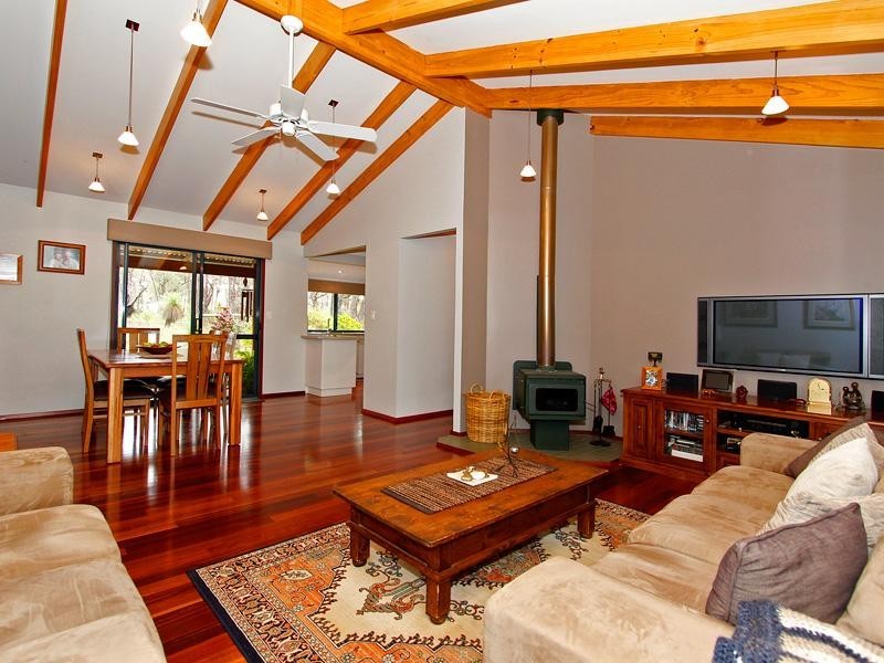 24 Red Poll Court, Lower Chittering WA 6084