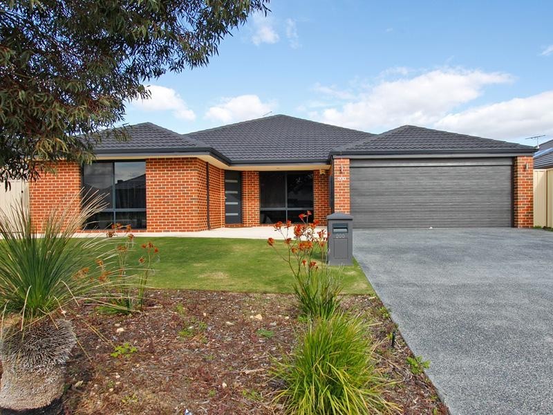 200 Golf Links Drive, Carramar WA 6031