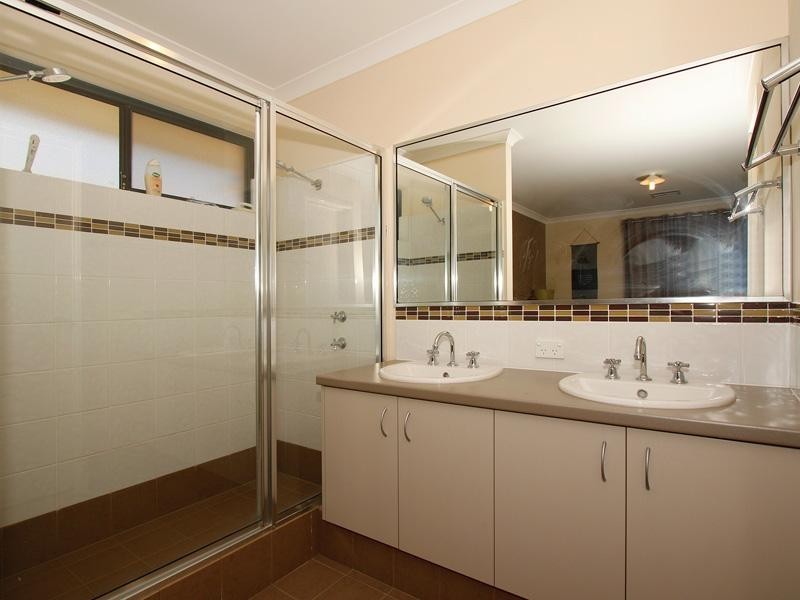 200 Golf Links Drive, Carramar WA 6031