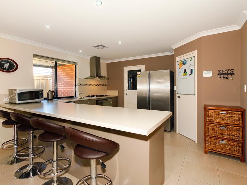 200 Golf Links Drive, Carramar WA 6031