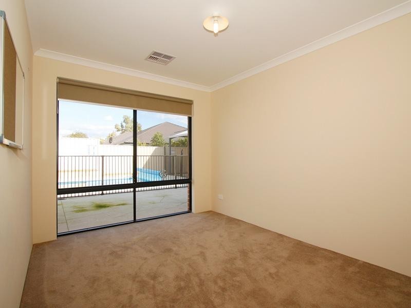 200 Golf Links Drive, Carramar WA 6031