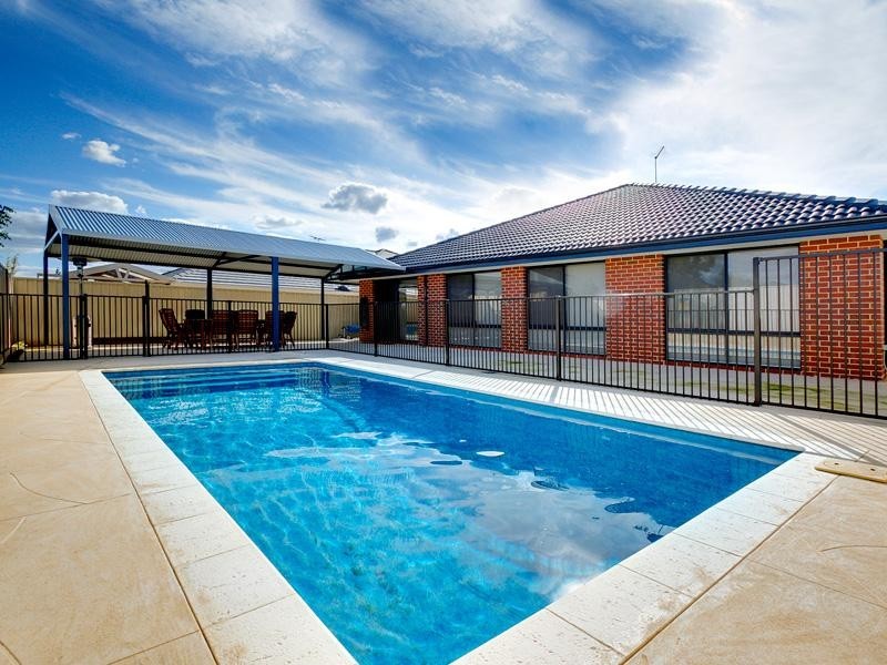 200 Golf Links Drive, Carramar WA 6031