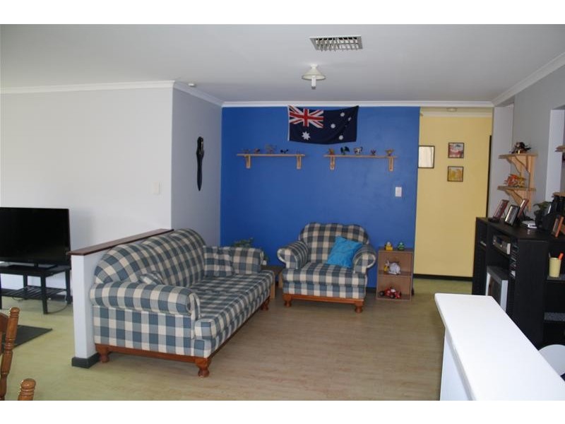 31 Innesvale Way, Carramar WA 6031