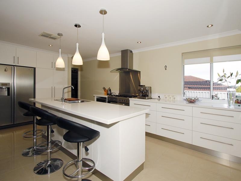 8 Smoothstone Court, Joondalup WA 6027