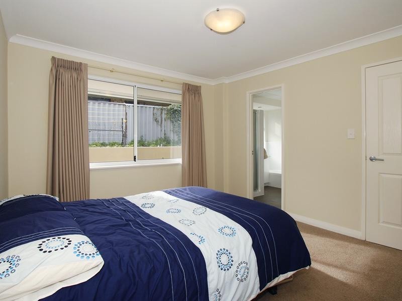 8 Smoothstone Court, Joondalup WA 6027
