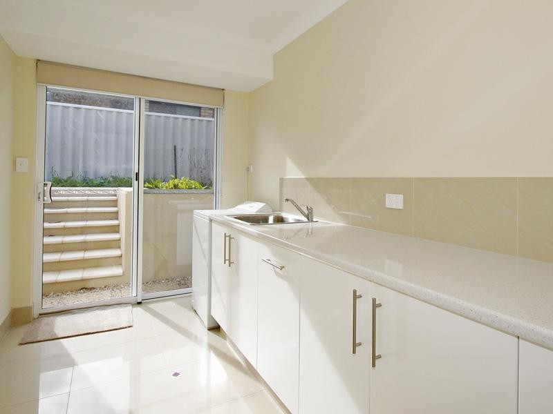 8 Smoothstone Court, Joondalup WA 6027