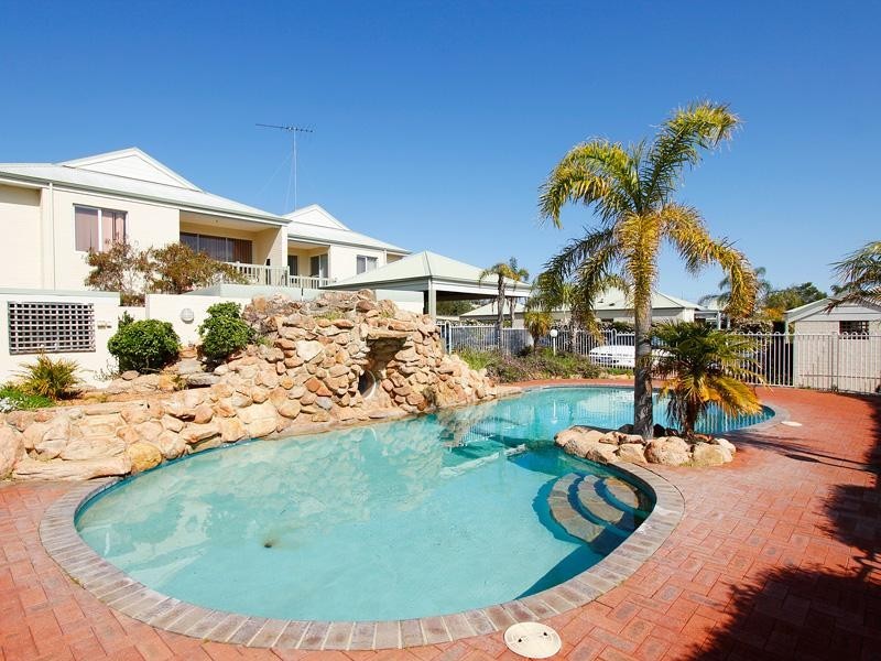 26/220 Fairway Circle, Connolly WA 6027