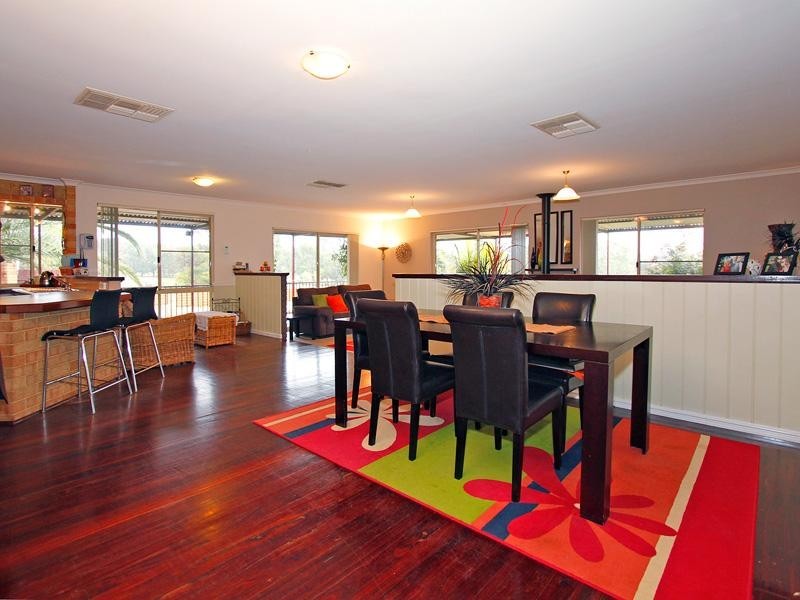131 Devon Way, Lower Chittering WA 6084