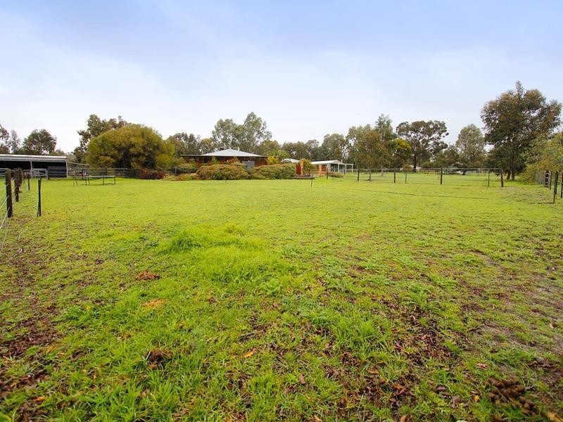 131 Devon Way, Lower Chittering WA 6084