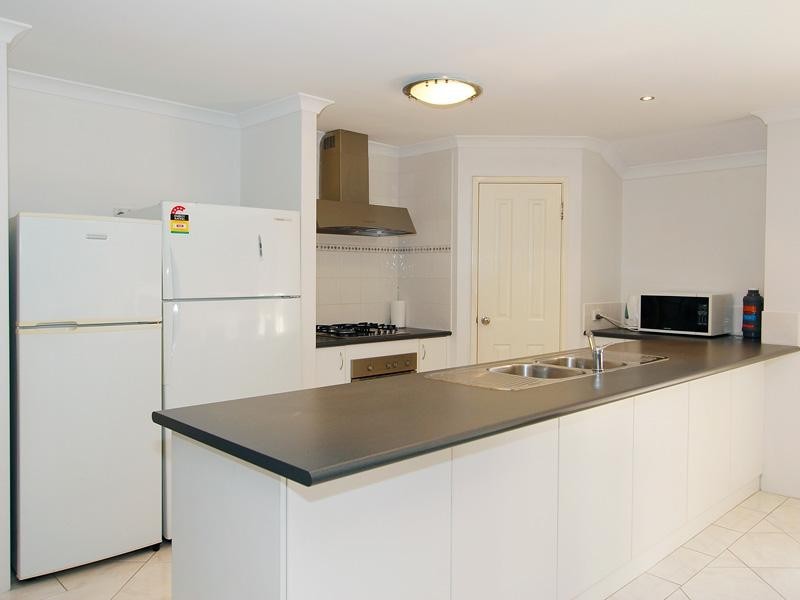 6 Strowan Pass, Carramar WA 6031