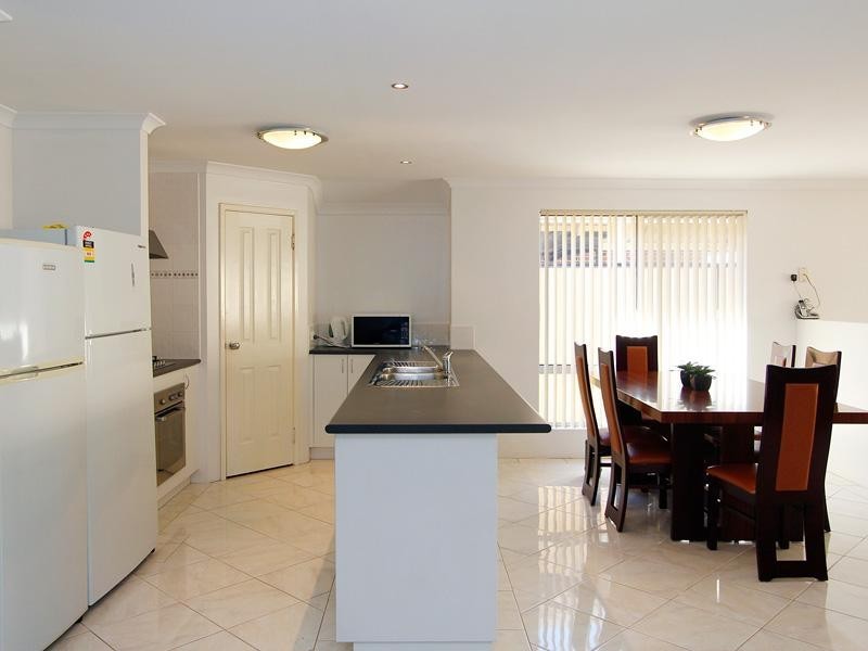 6 Strowan Pass, Carramar WA 6031