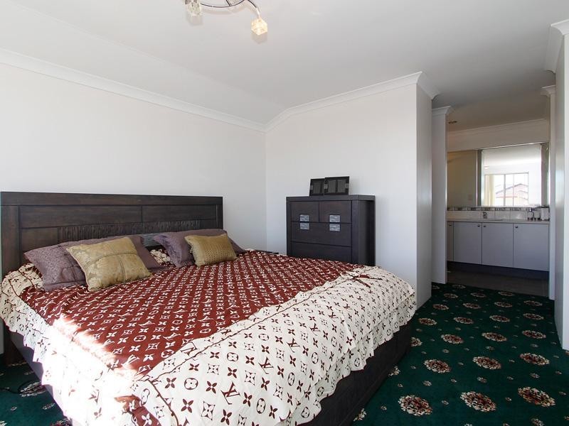 6 Strowan Pass, Carramar WA 6031