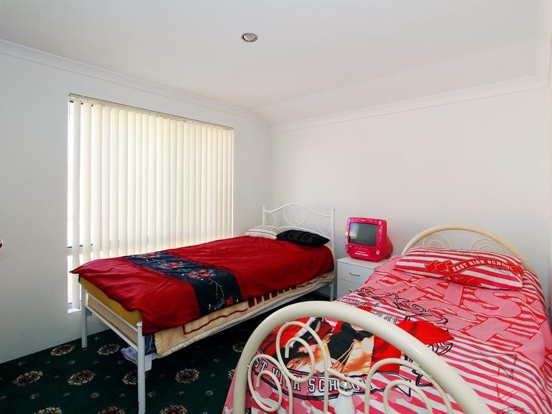 6 Strowan Pass, Carramar WA 6031