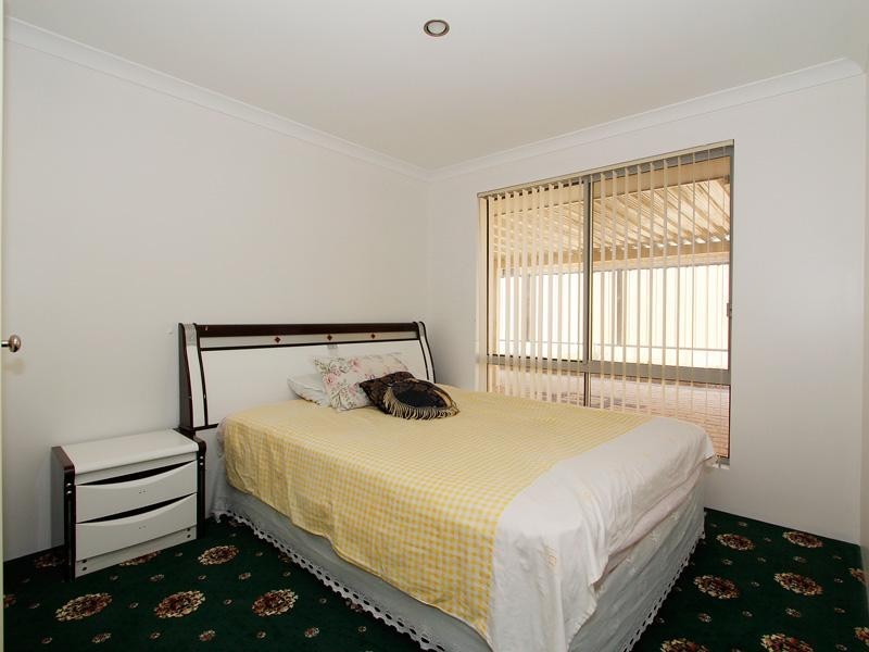 6 Strowan Pass, Carramar WA 6031