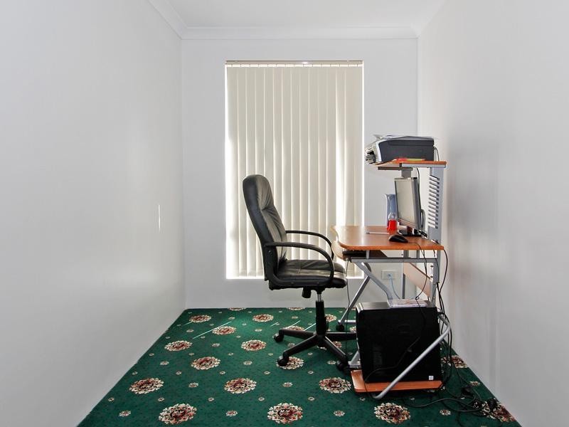 6 Strowan Pass, Carramar WA 6031