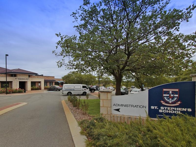 6 Strowan Pass, Carramar WA 6031