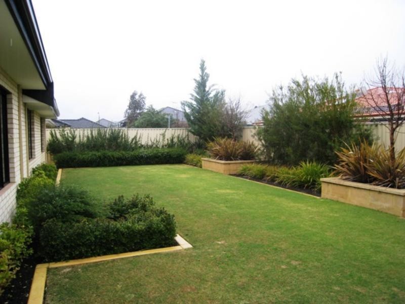 21 Tandara Fairway, Tapping WA 6065