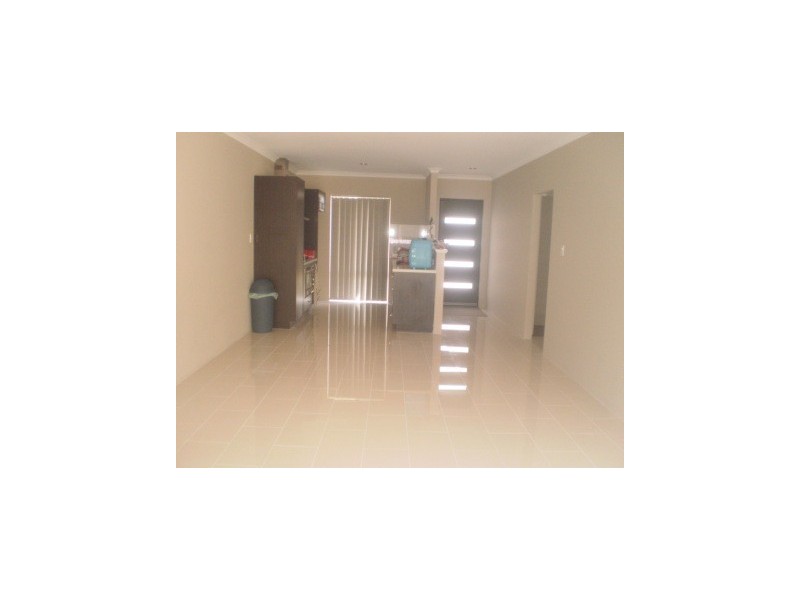 42 Nashville Loop, Currambine WA 6028