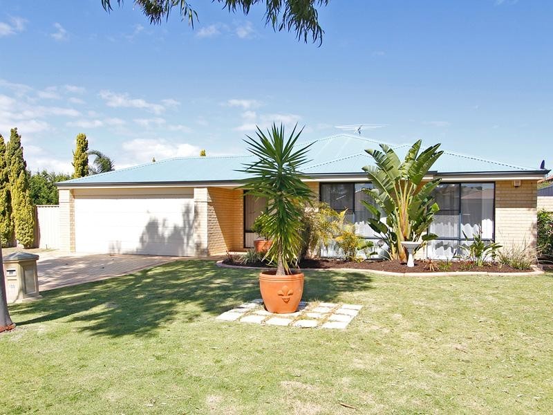 100 Roxburgh Circle, Kinross WA 6028