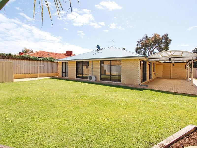 100 Roxburgh Circle, Kinross WA 6028