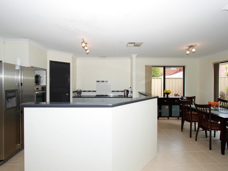 10 Grasslands Loop, Kingsley WA 6026