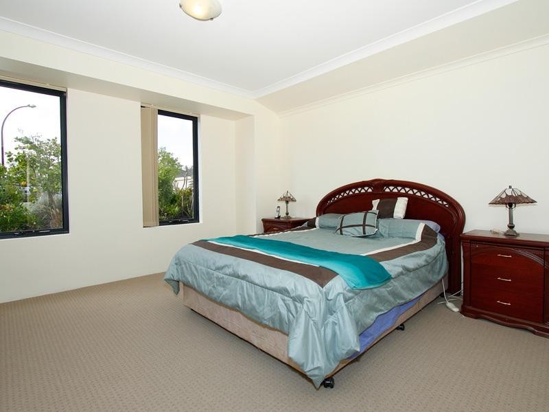 10 Grasslands Loop, Kingsley WA 6026