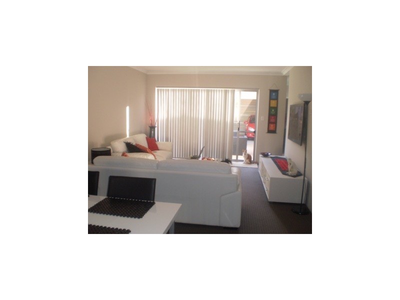 12 Nashville Loop, Currambine WA 6028