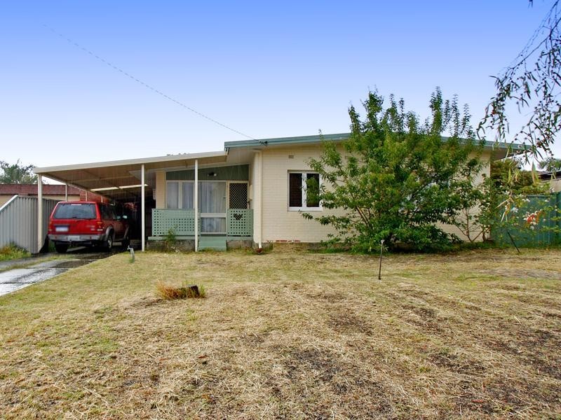 82 Casserley Avenue, Girrawheen WA 6064