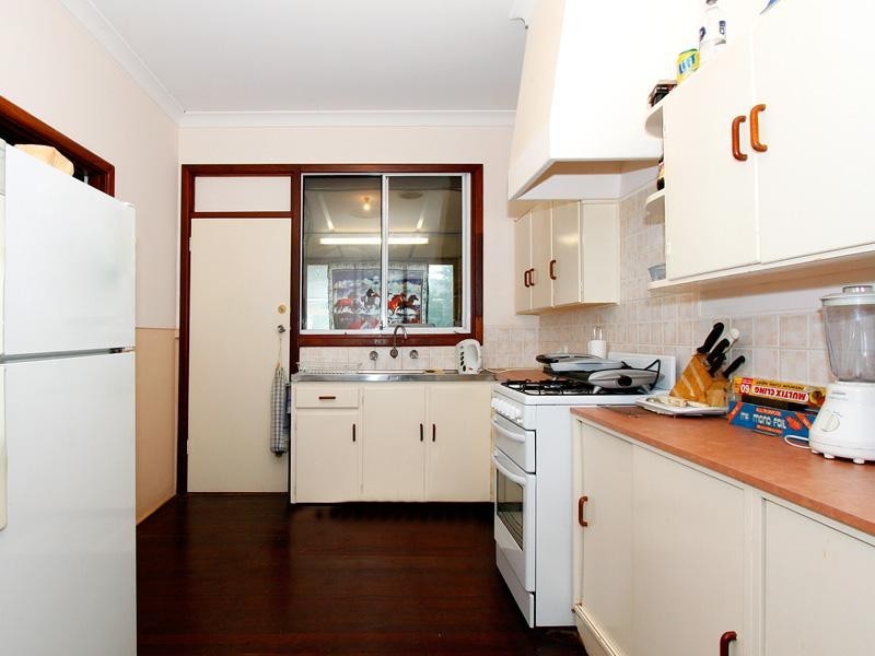 82 Casserley Avenue, Girrawheen WA 6064