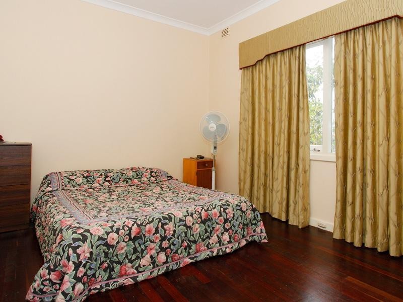 82 Casserley Avenue, Girrawheen WA 6064