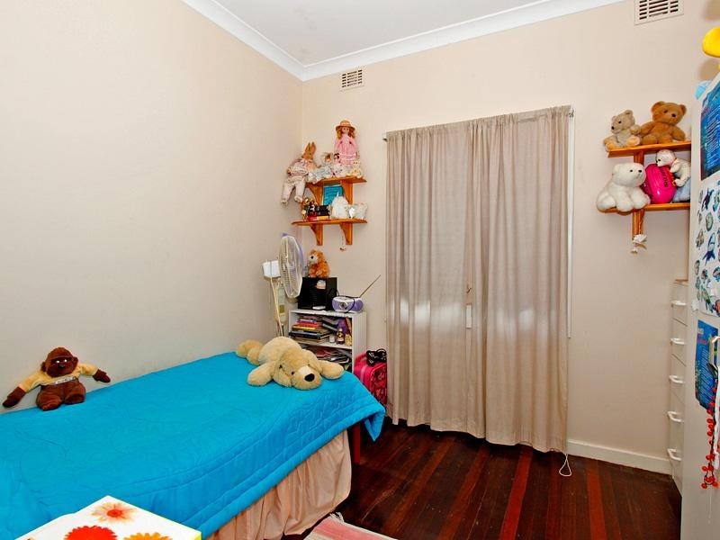 82 Casserley Avenue, Girrawheen WA 6064