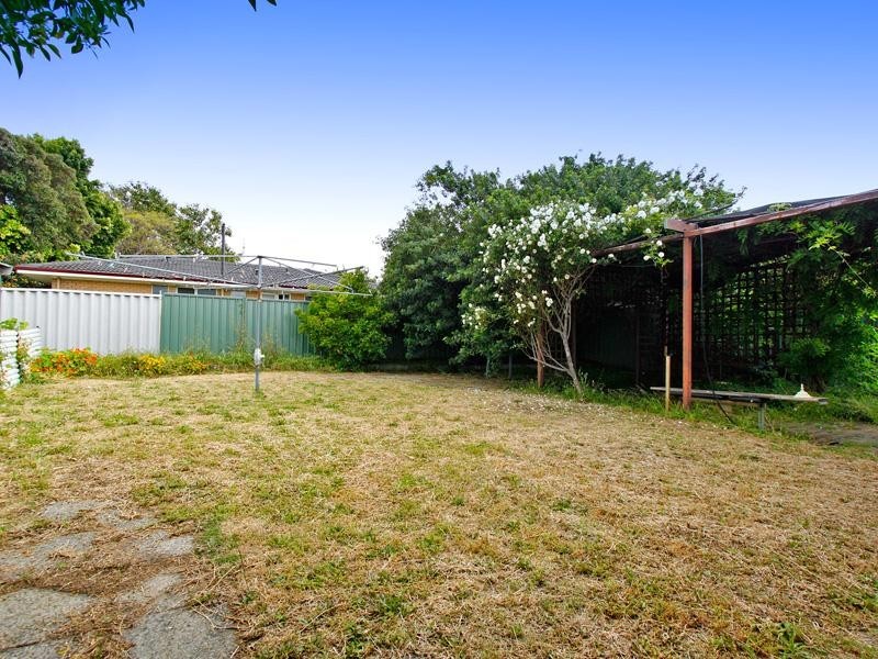 82 Casserley Avenue, Girrawheen WA 6064