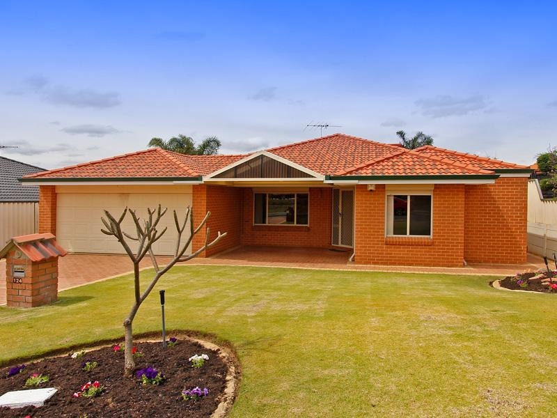 124 Kinross Drive, Kinross WA 6028