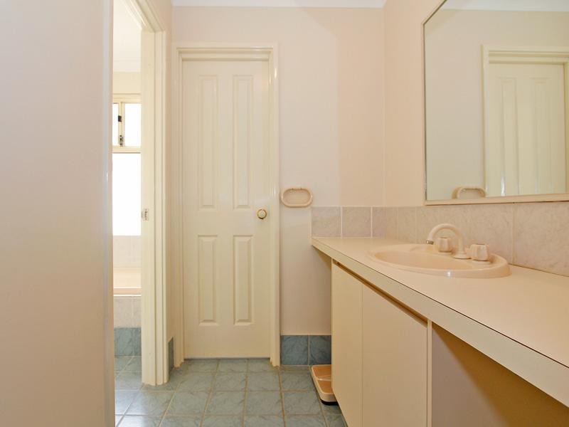 124 Kinross Drive, Kinross WA 6028