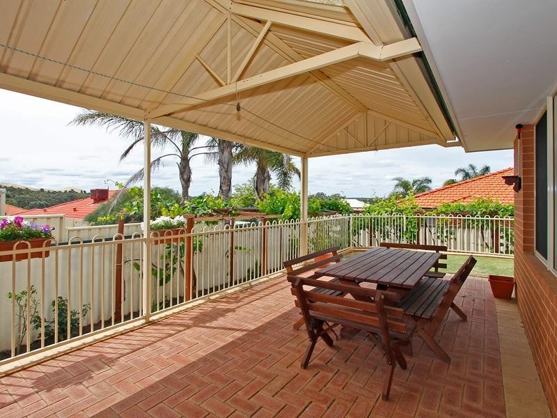 124 Kinross Drive, Kinross WA 6028