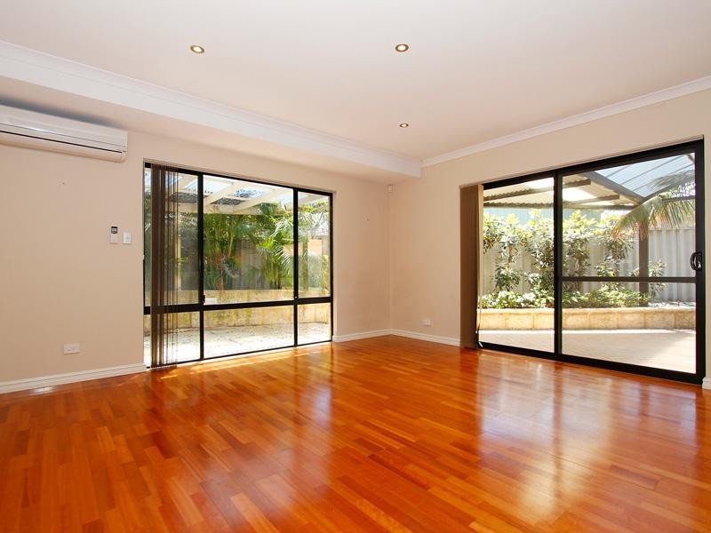 8 Tocal Court, Tapping WA 6065