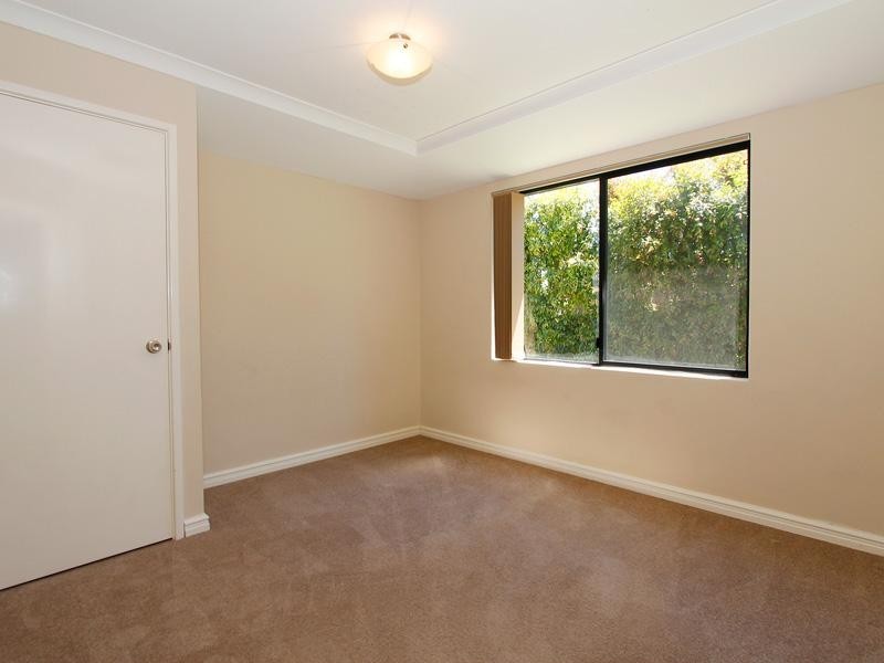 8 Tocal Court, Tapping WA 6065