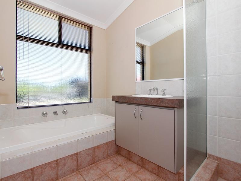 8 Tocal Court, Tapping WA 6065