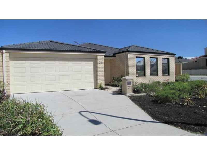 31 Innesvale Way, Carramar WA 6031