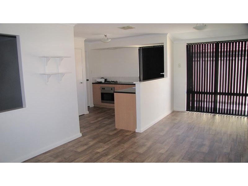 31 Innesvale Way, Carramar WA 6031