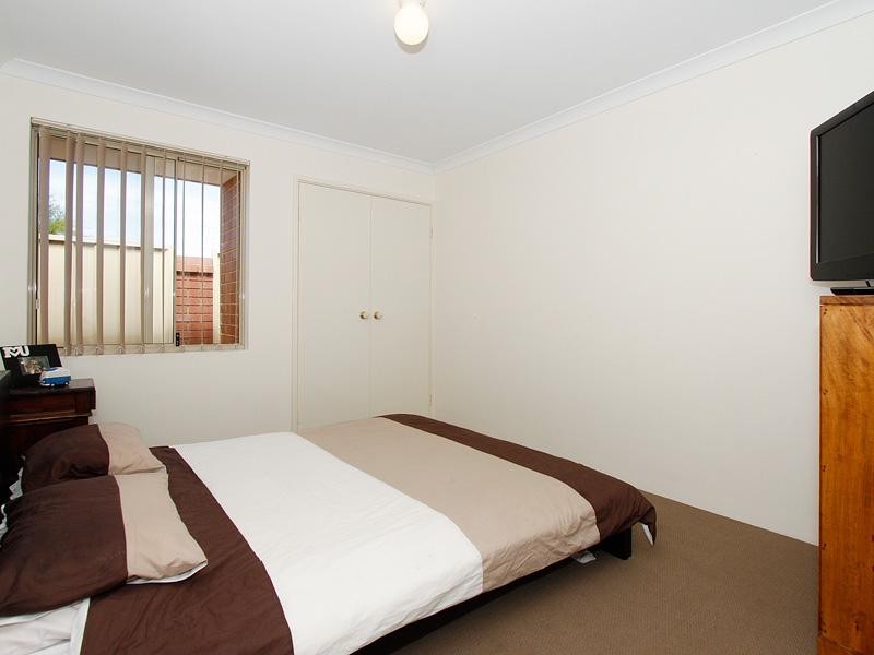 8/5 Yarra Court, Carramar WA 6031