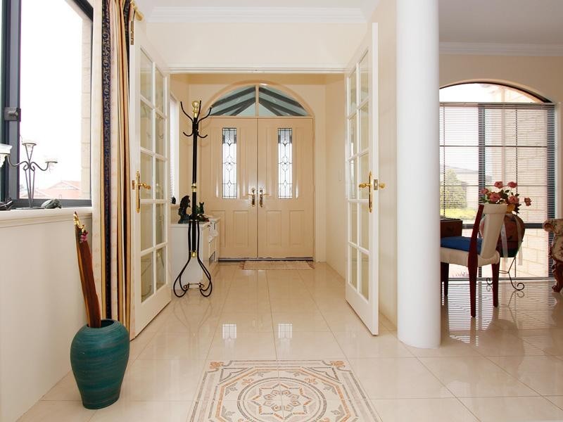 12 St Thomas Loop, Iluka WA 6028